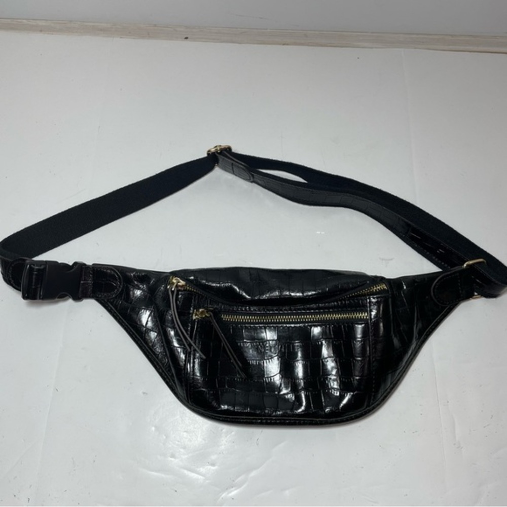 NWOT Neuville leather croc embossed waist bumbag Fanny pack black